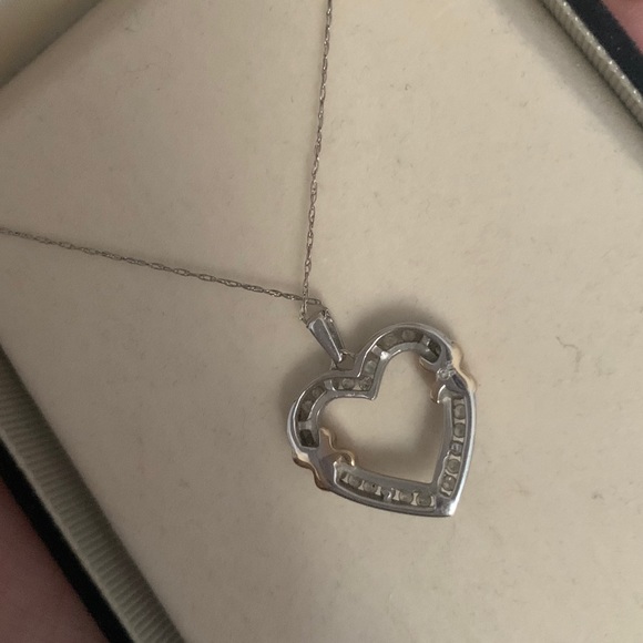 Zales Heart Necklace 🤍 - Picture 3 of 3